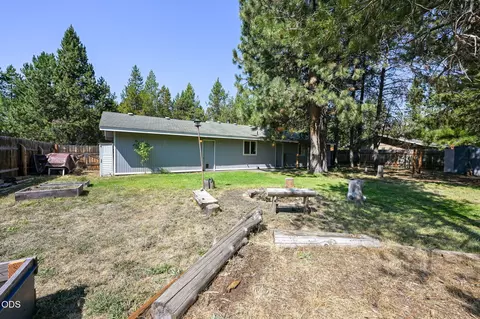 Exterior - 56256 Eider Rd, Bend, OR 97707 photo 6 of 10