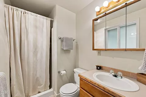 Bath - 56256 Eider Rd, Bend, OR 97707 photo 2 of 3
