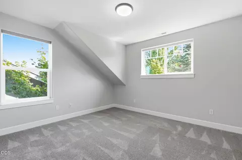 Bedroom - 20256 Halfway Rd, Bend, OR 97703 photo 3 of 4