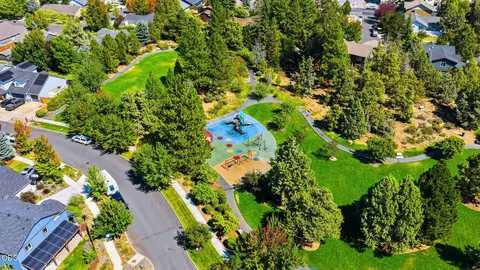 View/Area - 20256 Halfway Rd, Bend, OR 97703 photo 2 of 3