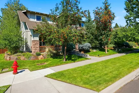 Exterior - 20256 Halfway Rd, Bend, OR 97703 photo 3 of 14