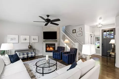 Living - 1683 NW Lewis St, Bend, OR 97703 photo 1 of 4