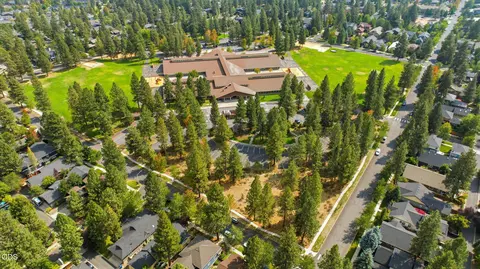 View/Area - 1683 NW Lewis St, Bend, OR 97703 photo 6 of 8