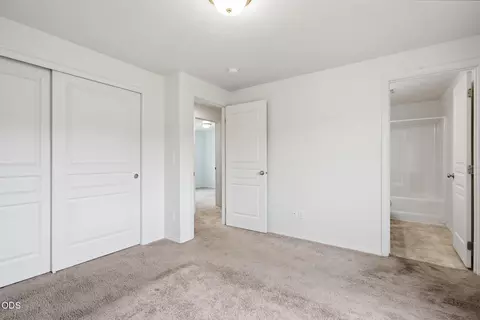 Bedroom - 2981 NE Roxy Pl, Bend, OR 97701 photo 2 of 6