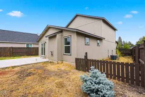 Exterior - 2981 NE Roxy Pl, Bend, OR 97701 photo 8 of 8