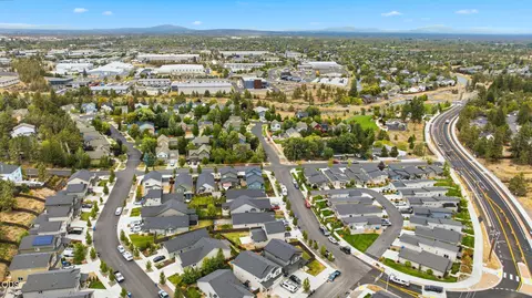 View/Area - 2981 NE Roxy Pl, Bend, OR 97701 photo 8 of 9