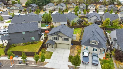 View/Area - 2981 NE Roxy Pl, Bend, OR 97701 photo 1 of 9