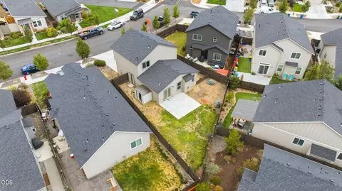 View/Area - 2981 NE Roxy Pl, Bend, OR 97701 photo 4 of 9