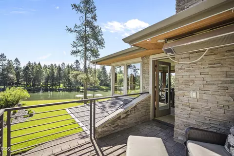 Exterior - 56680 Lunar Dr, Bend, OR 97707 photo 4 of 8