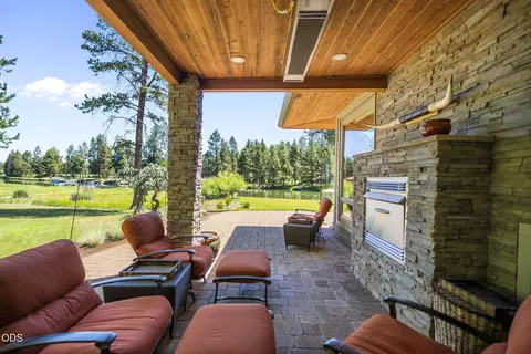 Exterior - 56680 Lunar Dr, Bend, OR 97707 photo 5 of 8