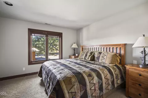 Bedroom - 56680 Lunar Dr, Bend, OR 97707 photo 7 of 8