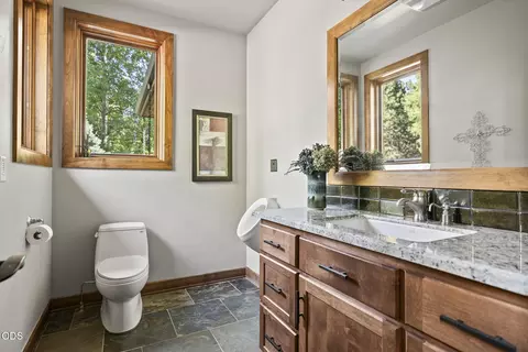 Bath - 56680 Lunar Dr, Bend, OR 97707 photo 5 of 7