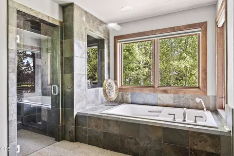 Bath - 56680 Lunar Dr, Bend, OR 97707 photo 2 of 7
