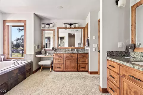 Bath - 56680 Lunar Dr, Bend, OR 97707 photo 1 of 7