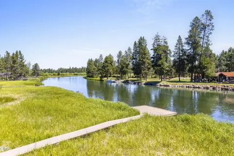 56688 Lunar Dr, Bend, OR 97707 photo 2
