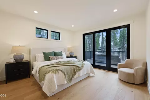 Bedroom - 18211 Basalt Ln, Bend, OR 97707 photo 3 of 10