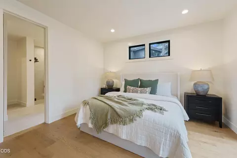 Bedroom - 18211 Basalt Ln, Bend, OR 97707 photo 4 of 10