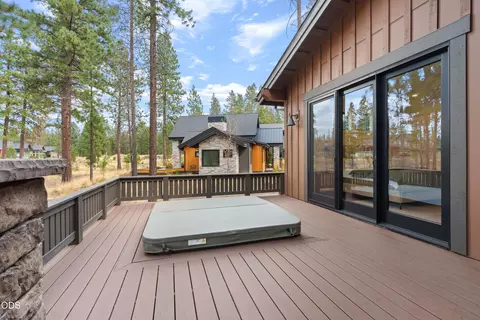 Exterior - 18211 Basalt Ln, Bend, OR 97707 photo 8 of 11