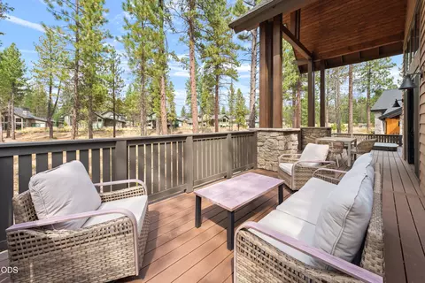 Exterior - 18211 Basalt Ln, Bend, OR 97707 photo 9 of 11