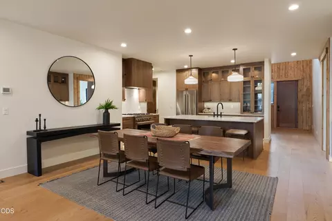 Dining - 18211 Basalt Ln, Bend, OR 97707 photo 2 of 4
