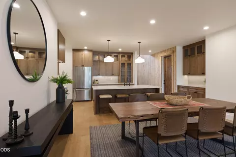 Dining - 18211 Basalt Ln, Bend, OR 97707 photo 4 of 4