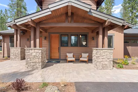 Exterior - 18211 Basalt Ln, Bend, OR 97707 photo 4 of 11