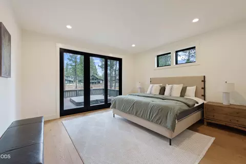 Bedroom - 18211 Basalt Ln, Bend, OR 97707 photo 1 of 10