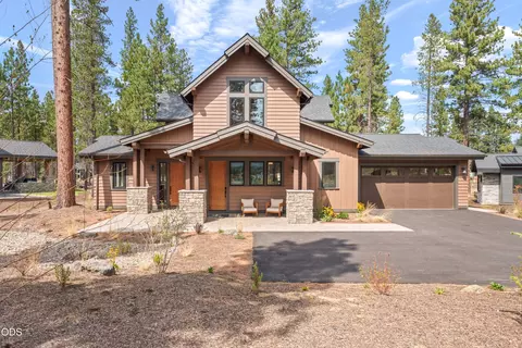 Exterior - 18211 Basalt Ln, Bend, OR 97707 photo 2 of 11