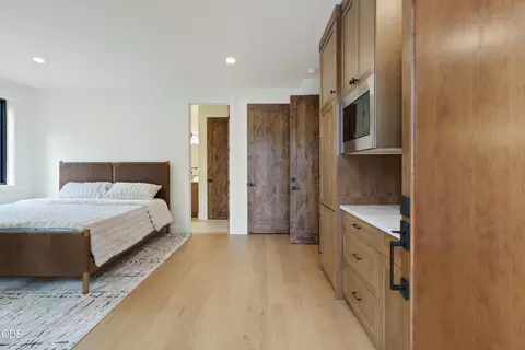 Bedroom - 18211 Basalt Ln, Bend, OR 97707 photo 5 of 10