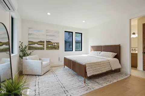 Bedroom - 18211 Basalt Ln, Bend, OR 97707 photo 6 of 10