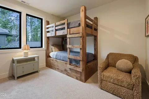 Bedroom - 18211 Basalt Ln, Bend, OR 97707 photo 10 of 10