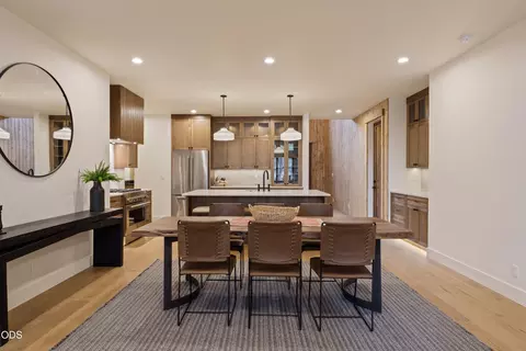 Dining - 18211 Basalt Ln, Bend, OR 97707 photo 3 of 4
