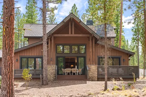 Exterior - 18211 Basalt Ln, Bend, OR 97707 photo 10 of 11