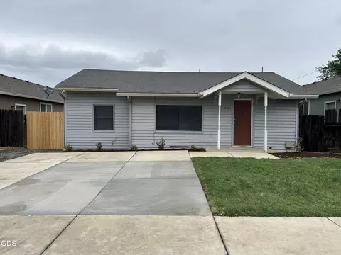 1216 Maple Park Dr, Medford, OR 97501
