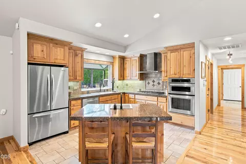 Kitchen - 52216 Moose Rd, La Pine, OR 97739 photo 1 of 6