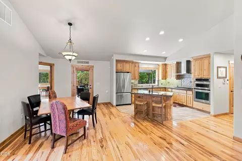Dining - 52216 Moose Rd, La Pine, OR 97739 photo 2 of 4