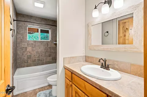 Bath - 52216 Moose Rd, La Pine, OR 97739 photo 5 of 6