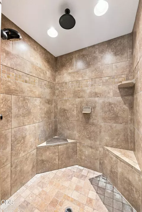 Bath - 52216 Moose Rd, La Pine, OR 97739 photo 4 of 6