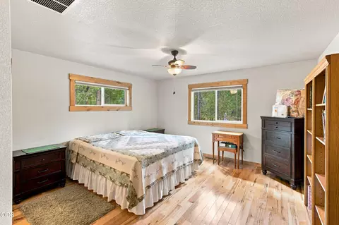 Bedroom - 52216 Moose Rd, La Pine, OR 97739 photo 2 of 5
