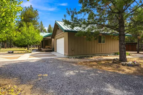 Exterior - 52216 Moose Rd, La Pine, OR 97739 photo 4 of 21