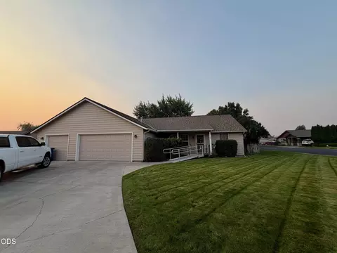 695 NE Stoneridge Ln, Prineville, OR 97754