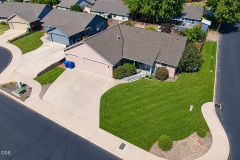 695 NE Stone Ridge Ln, Prineville, OR 97754