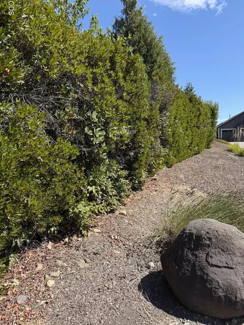 E Rachel Way, Medford, OR 97501