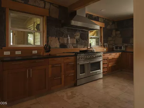 Kitchen - 61859 Dobbin Rd, Bend, OR 97702 photo 1 of 5