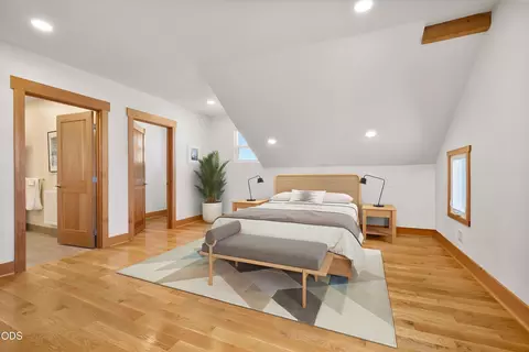 Bedroom - 61859 Dobbin Rd, Bend, OR 97702 photo 3 of 6