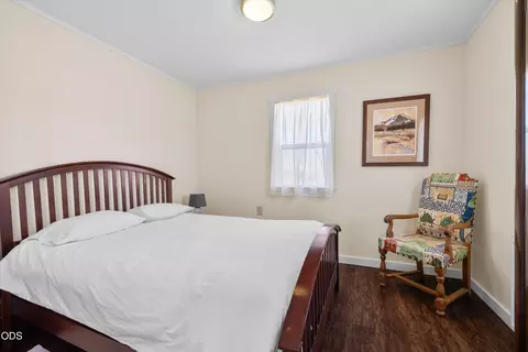 Bedroom - 61859 Dobbin Rd, Bend, OR 97702 photo 6 of 6