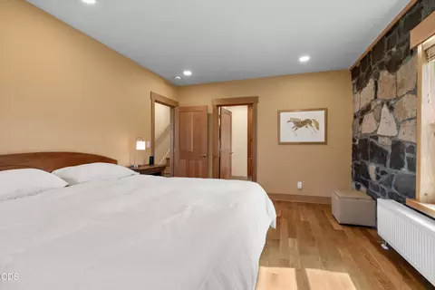 Bedroom - 61859 Dobbin Rd, Bend, OR 97702 photo 2 of 6