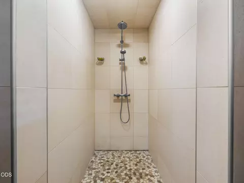 Bath - 61859 Dobbin Rd, Bend, OR 97702 photo 1 of 8