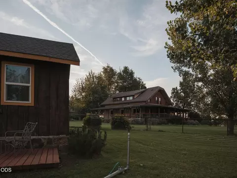 Exterior - 61859 Dobbin Rd, Bend, OR 97702 photo 7 of 7