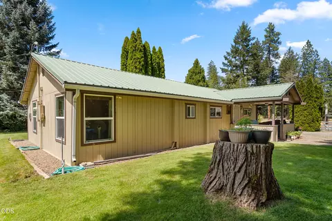 Exterior - 4551 Holland Loop Rd, Cave Junction, OR 97523 photo 2 of 22